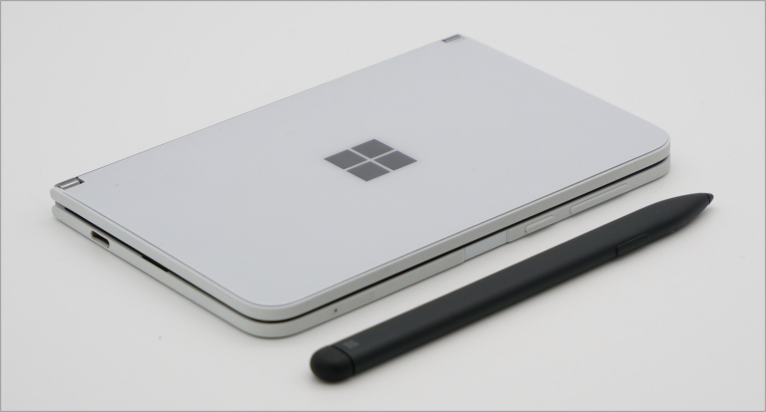 Das neue Microsoft Surface Duo ist ein Dual-Screen-Smartphone und lässt sich aufklappen.