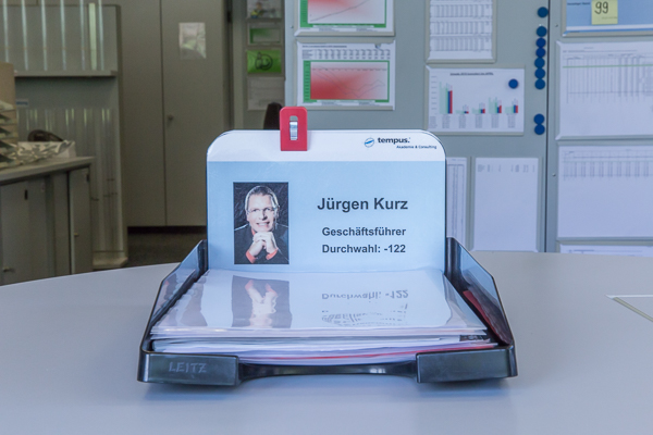 arbeitsplatz-einrichten-posteingangsschale