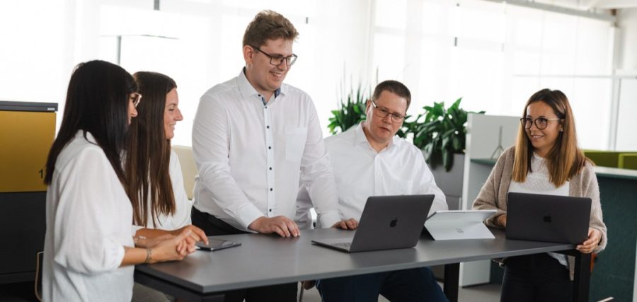 Wenn Sie Kaizen im Büro anwenden, können Sie Ihre Besprechungen effizienter und dynamischer gestalten.