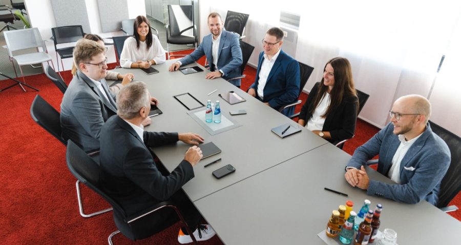 Durch das Anwenden der Lean Office Prinzipien werden auch Ihre Meetings effizienter und produktiver.