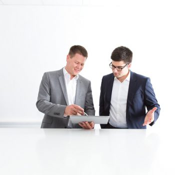 10. Mitarbeitergespräche: Wofür? Sie unterhalten sich doch mindestens einmal in der Woche angeregt in der Mittagspause! Liegt Ihnen allerdings wirklich etwas auf der Seele, ist Punkt 6 zu empfehlen.