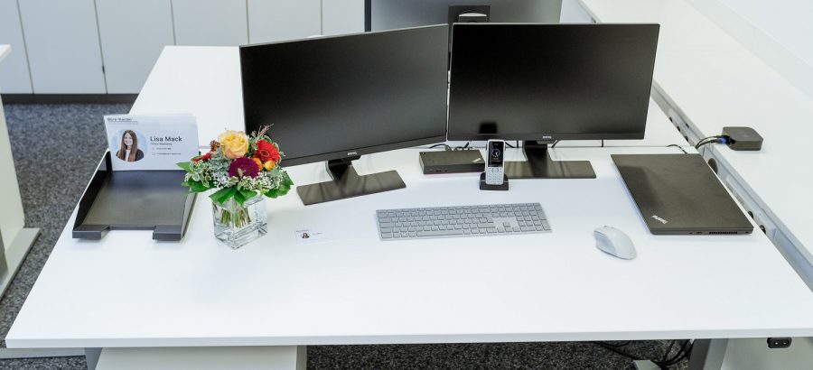 Ordnung und Sauberkeit am Arbeitsplatz: Sie brauchen in der Regel nur die "Goldenen Fünf" auf Ihrem Schreibtisch. 