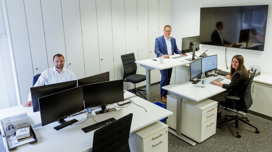 Durch Ordnung und Sauberkeit am Arbeitsplatz behalten Sie den Überblick über Ihre Aufgaben und steigern damit Ihre Effizienz.