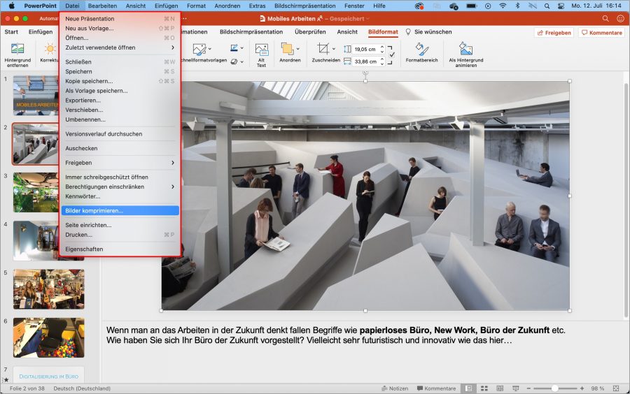 Im Bereich "Datei" Ihrer PowerPoint-Präsentation können Sie alle Bilder auf einmal komprimieren.
