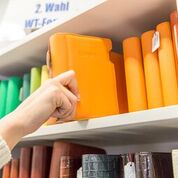 Unfallverhütungsvorschriften verlangen Leitern bei Sturzgefahr